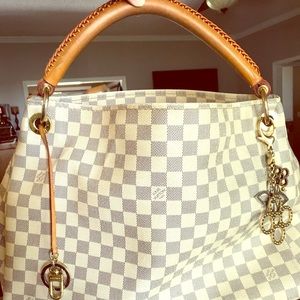 Authentic Louis Vuitton artsy